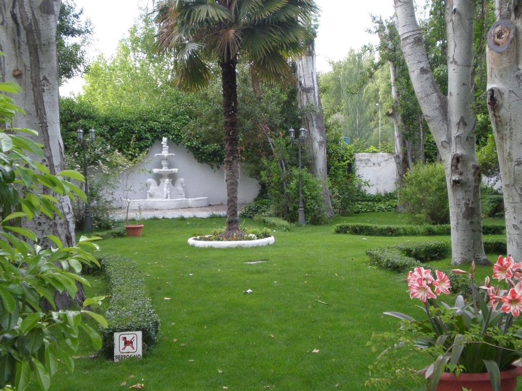 Hotel Mercedes Aranjuez Exteriör bild