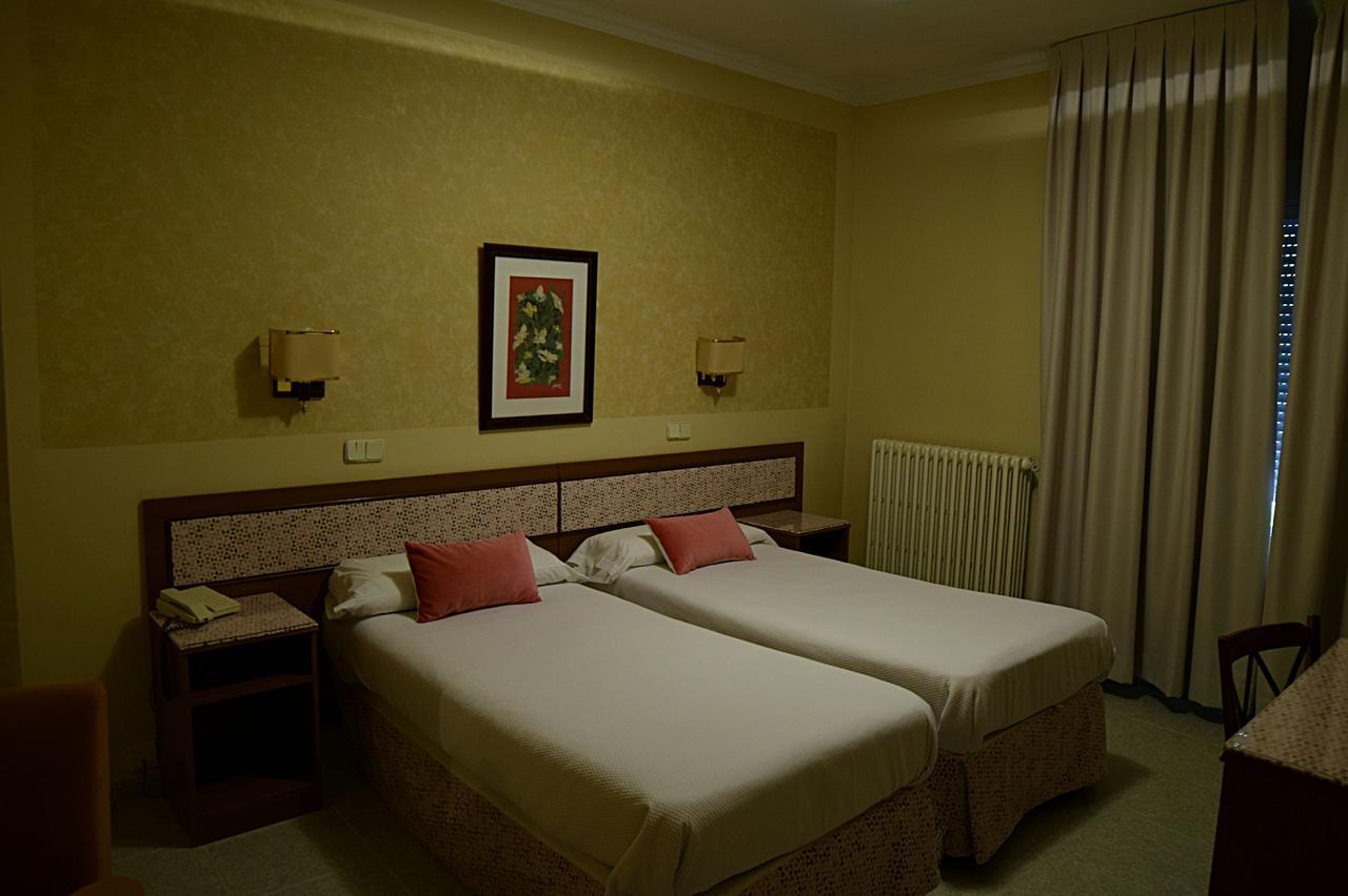 Hotel Mercedes Aranjuez Exteriör bild