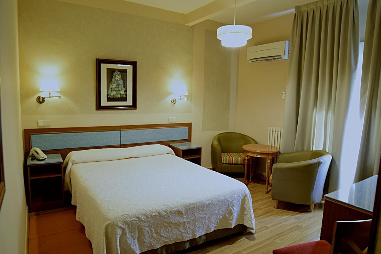 Hotel Mercedes Aranjuez Exteriör bild